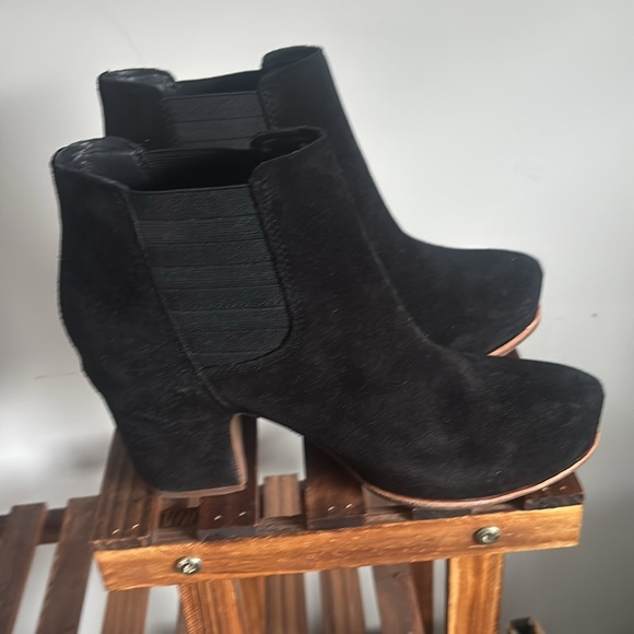 Kork Ease Shirome Black Suede Ankle Boots - Picture 5 of 9